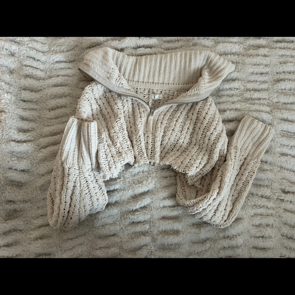 Aerie Cream Cable Knit Shrug